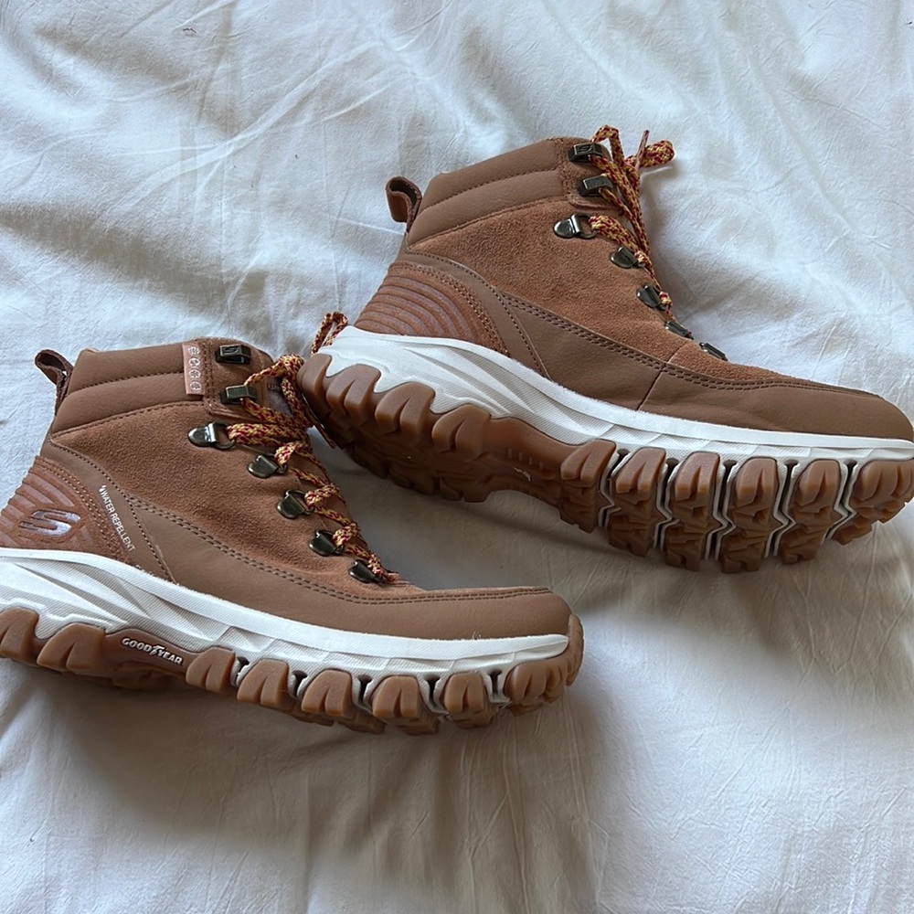 Hiking boots size 6.5